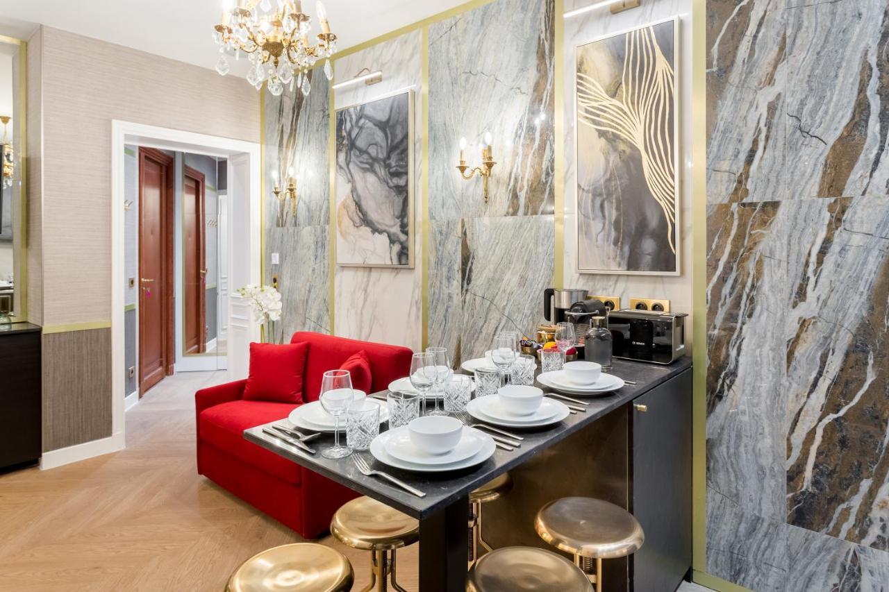 Merveil - Luxury - Tour Eiffel - Laos Apartment *